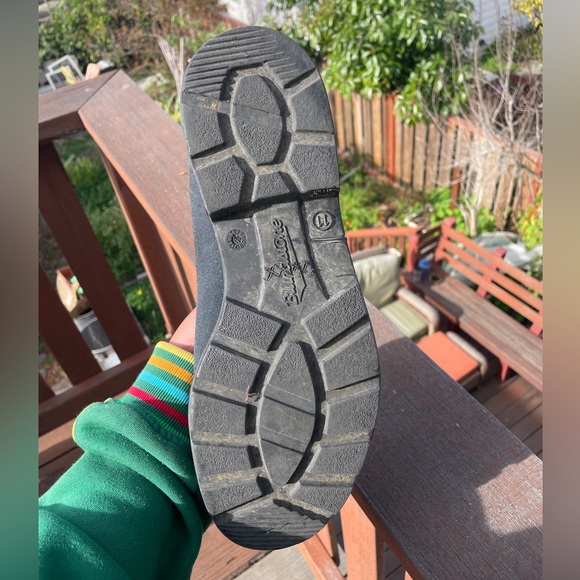 Blundstones men’s size 11 boots. Nearly new condition. Light wear. - Picture 3 of 5